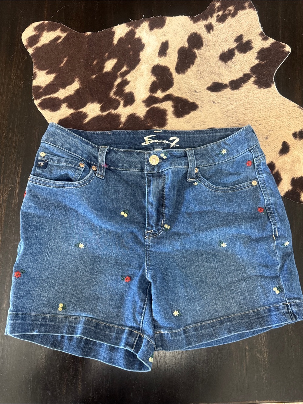 Seven7 Dark Blue Denim Shorts with Embroidered Daisies